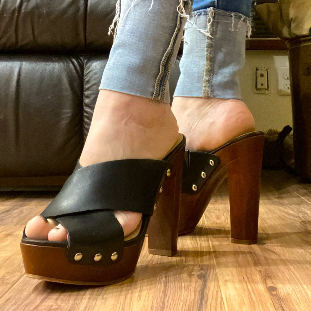 Black leather heels sandals 8
